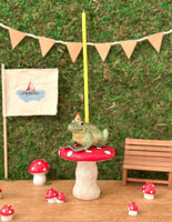 Camp Hollow - Charming Frog Cake Topper